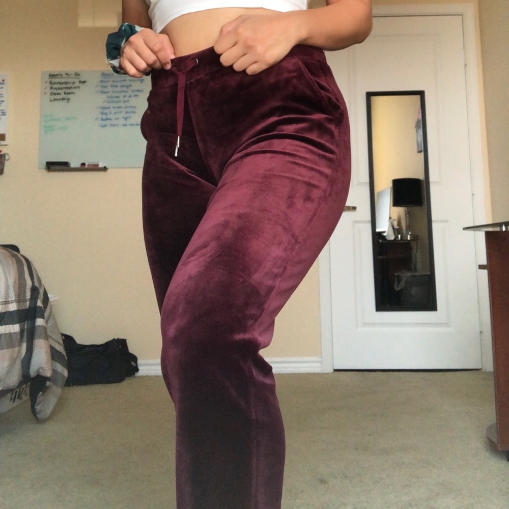 ☂️SOLD☂️ GLORIA VANDERBILT Soft Velour Sweatpants